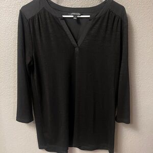 41 Hawthorn Black V-Neck Blouse